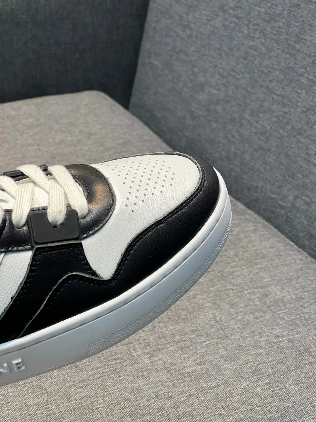 Celine CT-01 Z Trainer zapatillas lifestyle negras y blancas 3