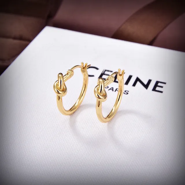 Celine নট ডিটেল হুপ সোনার কানের দুল 5