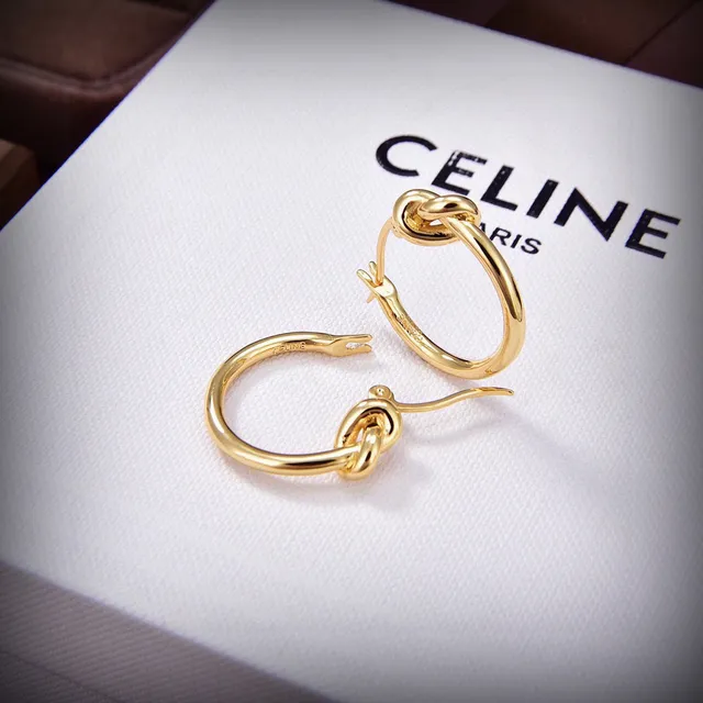 Celine নট ডিটেল হুপ সোনার কানের দুল 6
