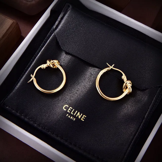 Celine নট ডিটেল হুপ সোনার কানের দুল 7
