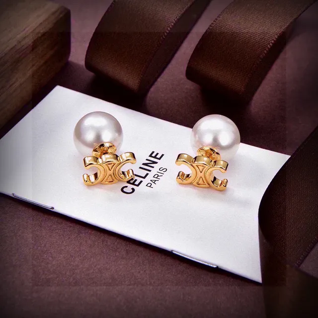 Celine Triomphe Pendientes de perlas con stud 5