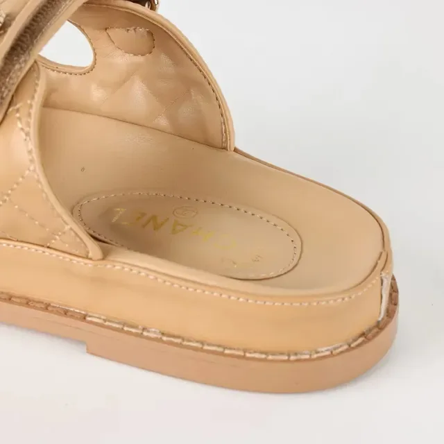 Chanel Chaussons Beige Cuir Quilté à Double Sangle 7