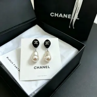 Chanel بيجو فانتازي إيسمال أسود و لؤلؤ باروكية قطرة أقراط