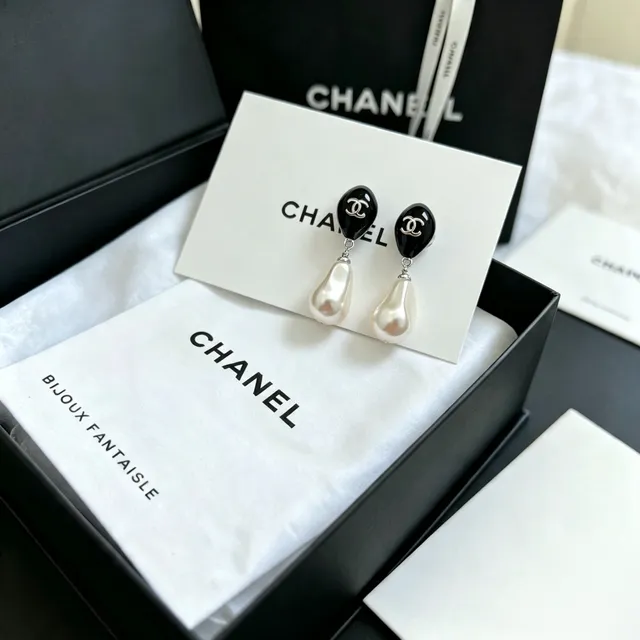 Chanel بيجو فانتازي إيسمال أسود و لؤلؤ باروكية قطرة أقراط 5
