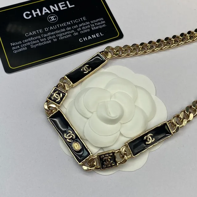 Chanel Bijoux Fantaisie Coco Chanel Paris Collier Plaque Émaillée 2