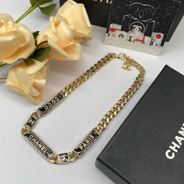 Chanel Bijoux Fantaisie Coco Chanel Paris Collier Plaque Émaillée 3