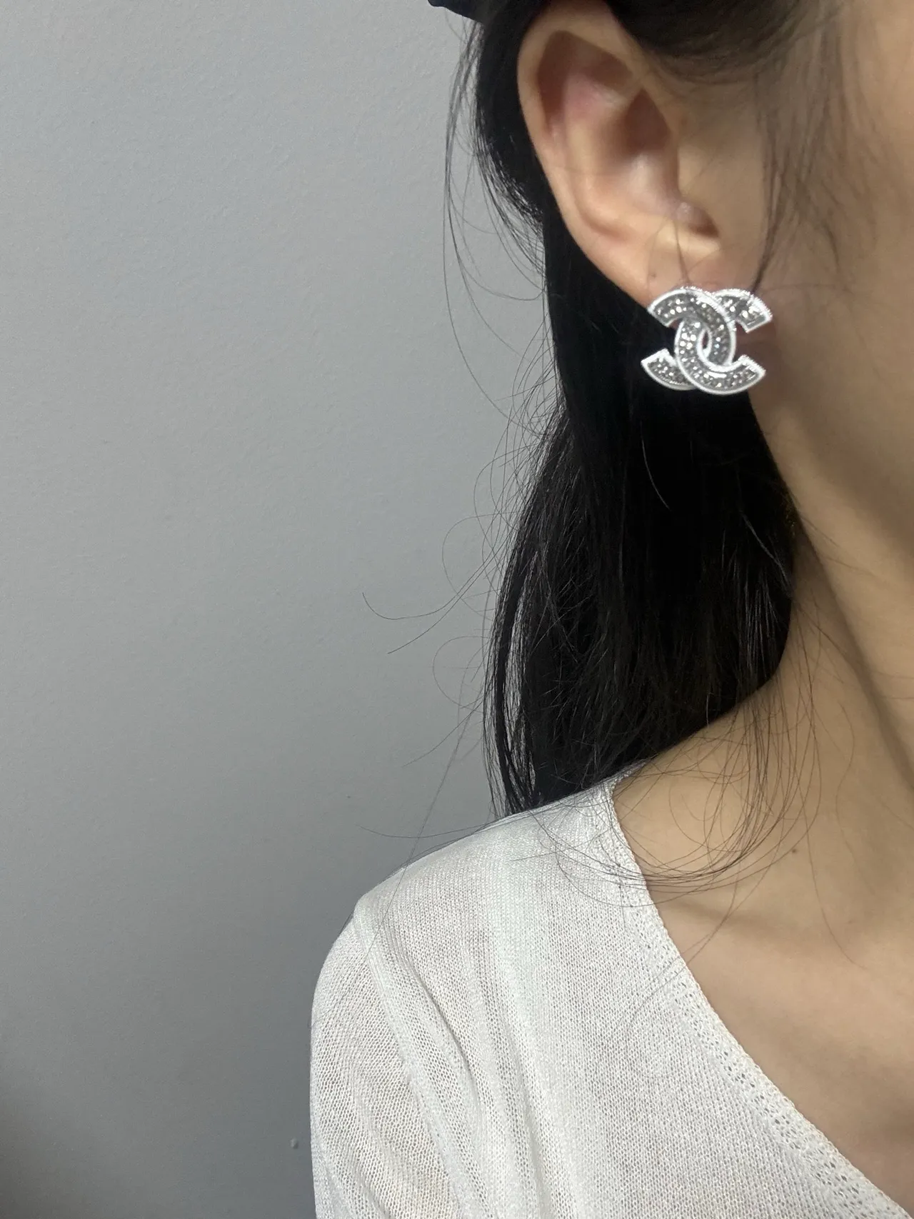 Chanel Bijoux Fantaisie Silver White Crystal-Pavé Interlocking CC Logo Earrings 2