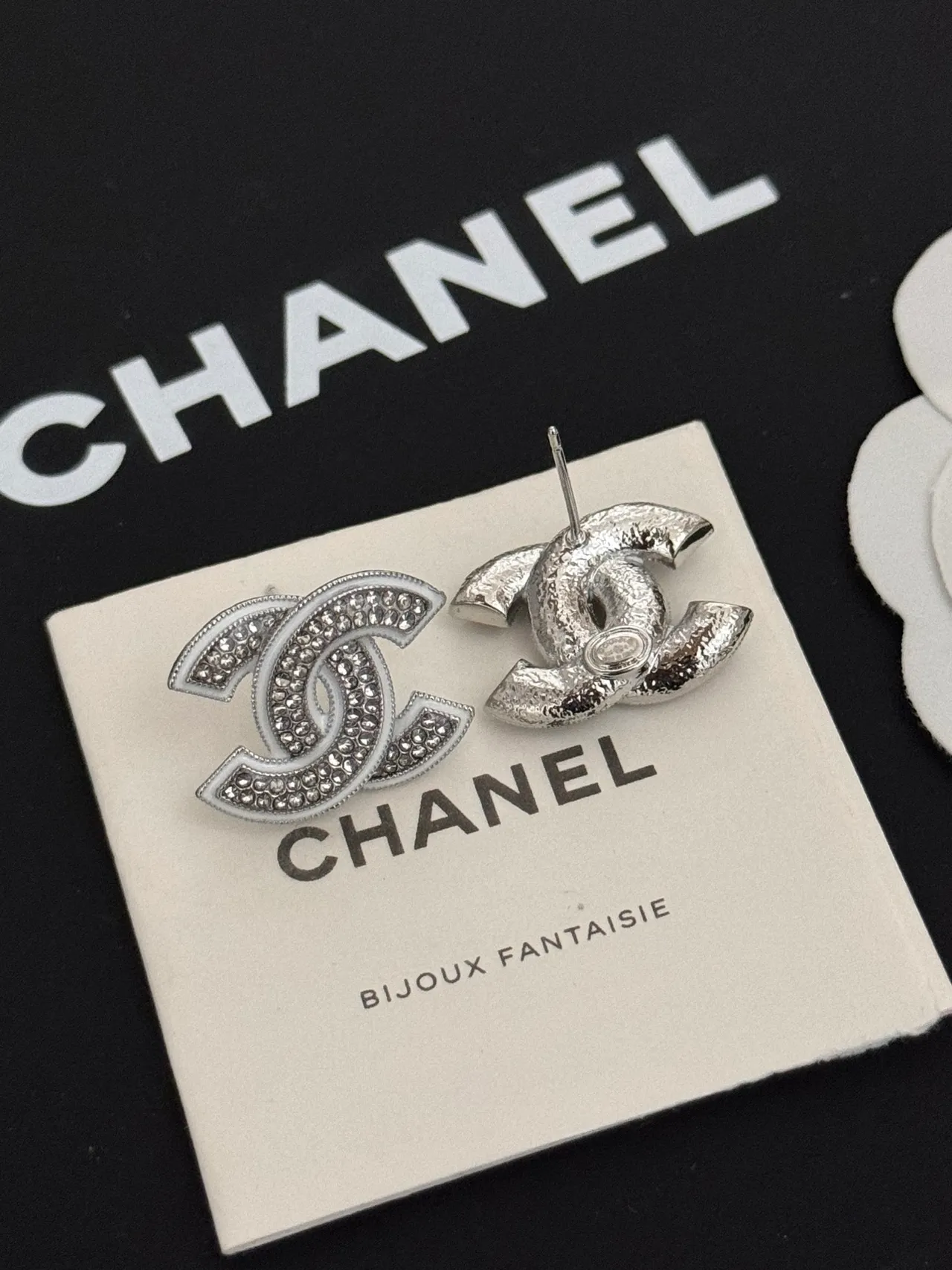 Chanel Bijoux Fantaisie Silver White Crystal-Pavé Interlocking CC Logo Earrings 4