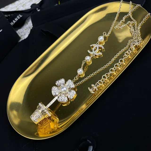 Collier Chanel Camellia CC Long Argent Blanc Chaîne de Perles Cristal Incrusté 4