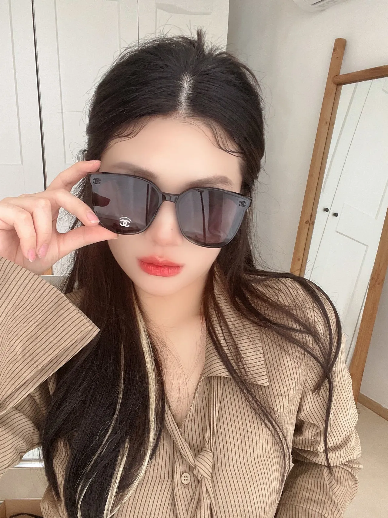 Chanel Cat-Eye White Frame Gradient Brown Lens Sunglasses 8