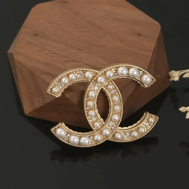 चैनल CC गोल्ड टोन मोती और क्रिस्टल सजावट ब्रोच 5