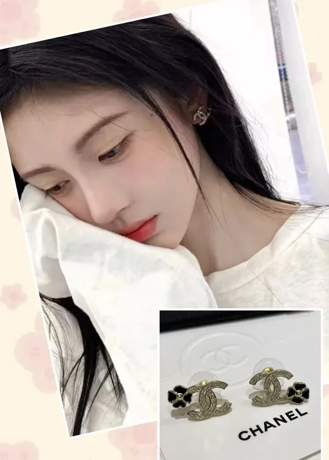 Boucles d'oreilles Chanel CC Camellia Pavé Cristal et Émail Noir 8