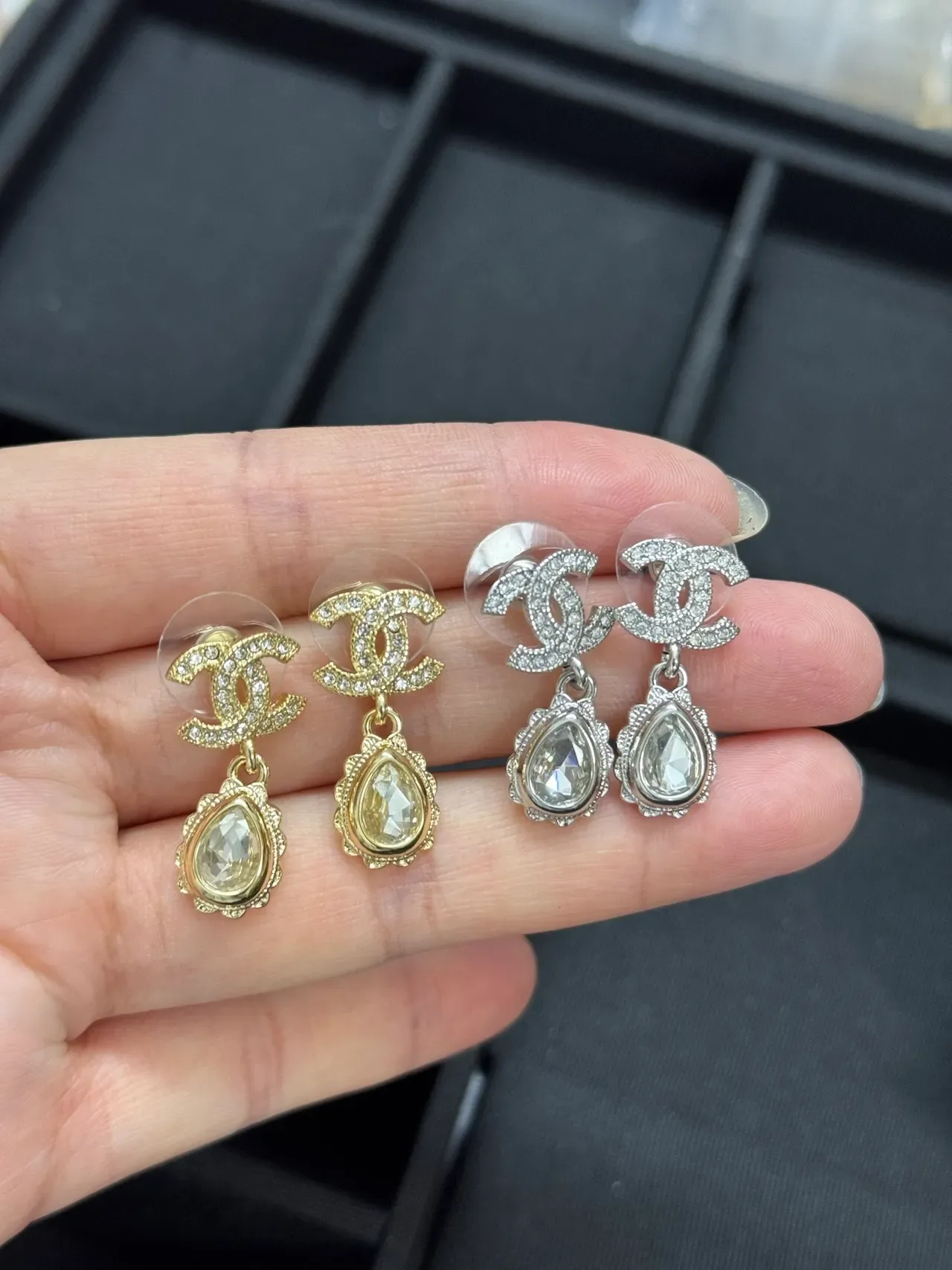 Chanel CC Drop Boucles d'oreilles Or Argent Interlocking Logo Teardrop Crystal 2