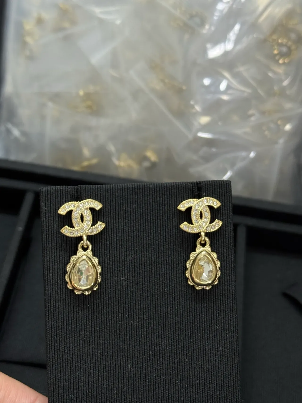 Chanel CC Drop Boucles d'oreilles Or Argent Interlocking Logo Teardrop Crystal 3
