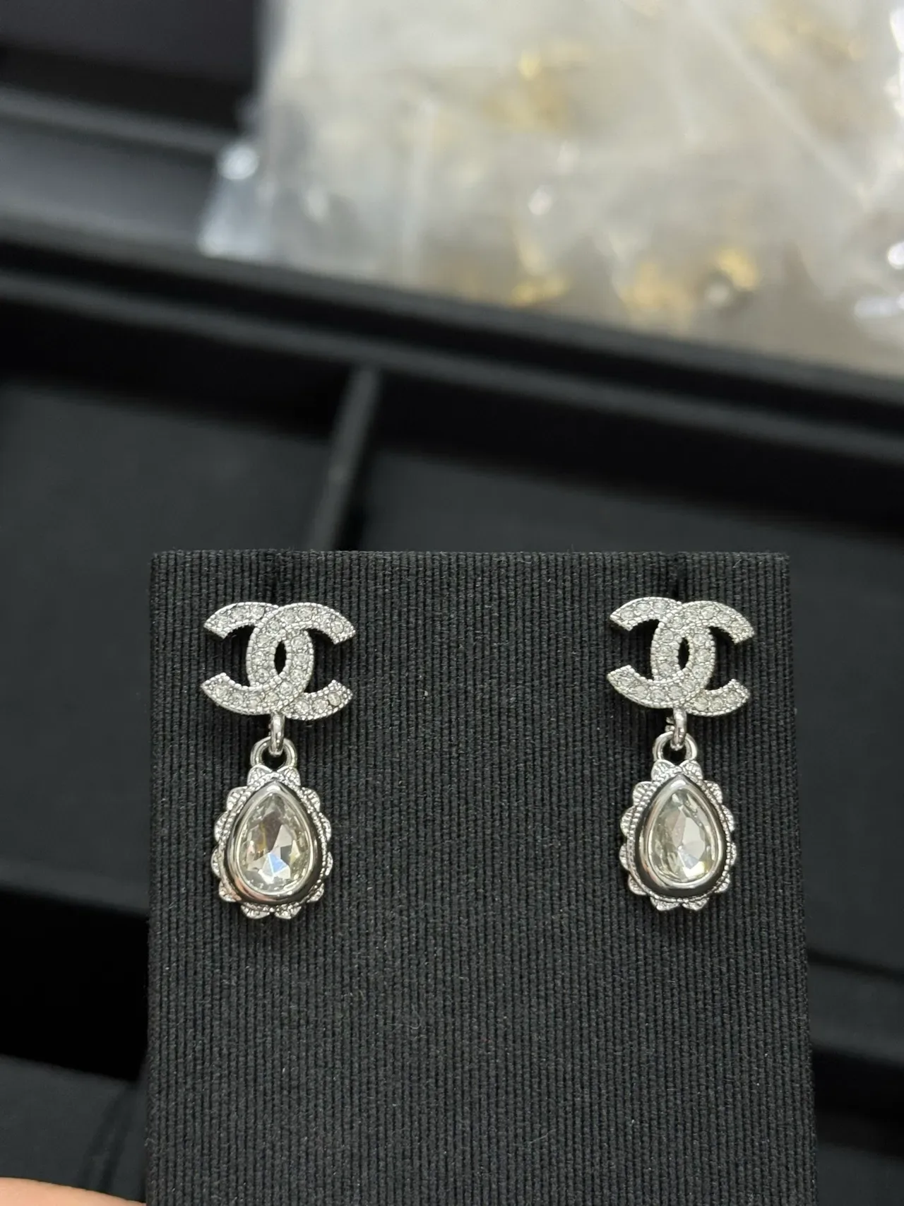 Chanel CC Drop Boucles d'oreilles Or Argent Interlocking Logo Teardrop Crystal 5
