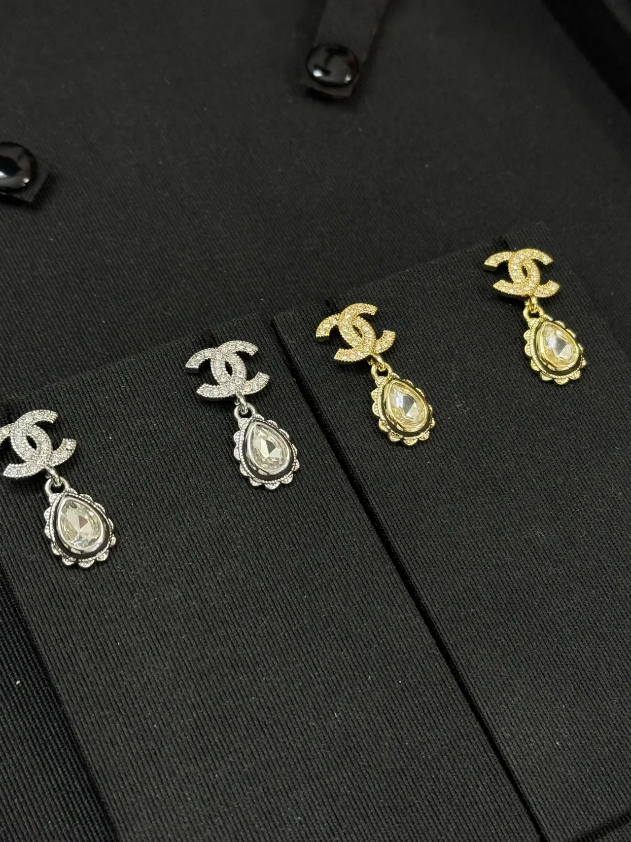 Chanel CC Drop Boucles d'oreilles Or Argent Interlocking Logo Teardrop Crystal 8
