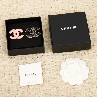 Chanel CC Logo Brincos Preto e Rosa Esmalte Metal Dourado