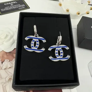Chanel CC Logo Pendientes de esmalte azul y cristal
