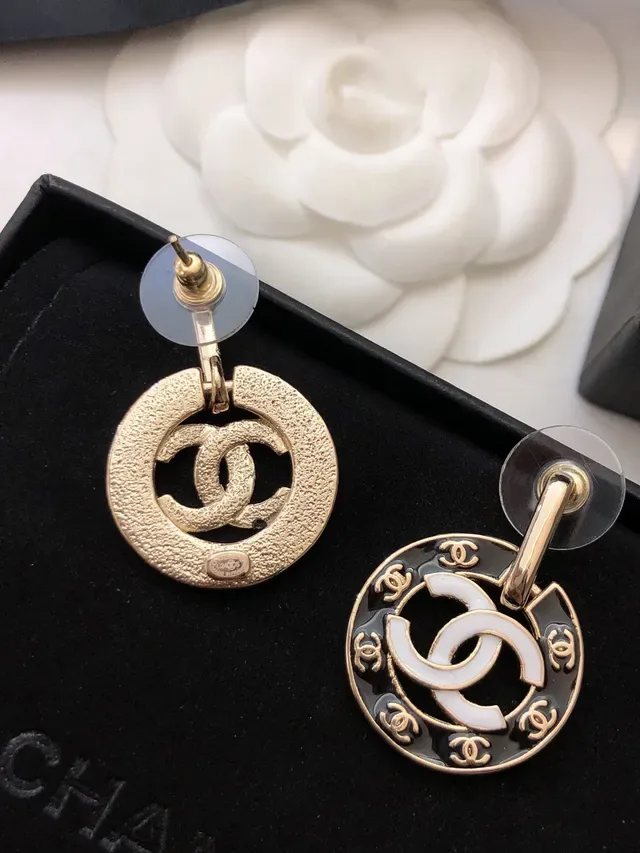 Chanel CC Logo Disc Gold Black Circular Interlocking Earrings 3