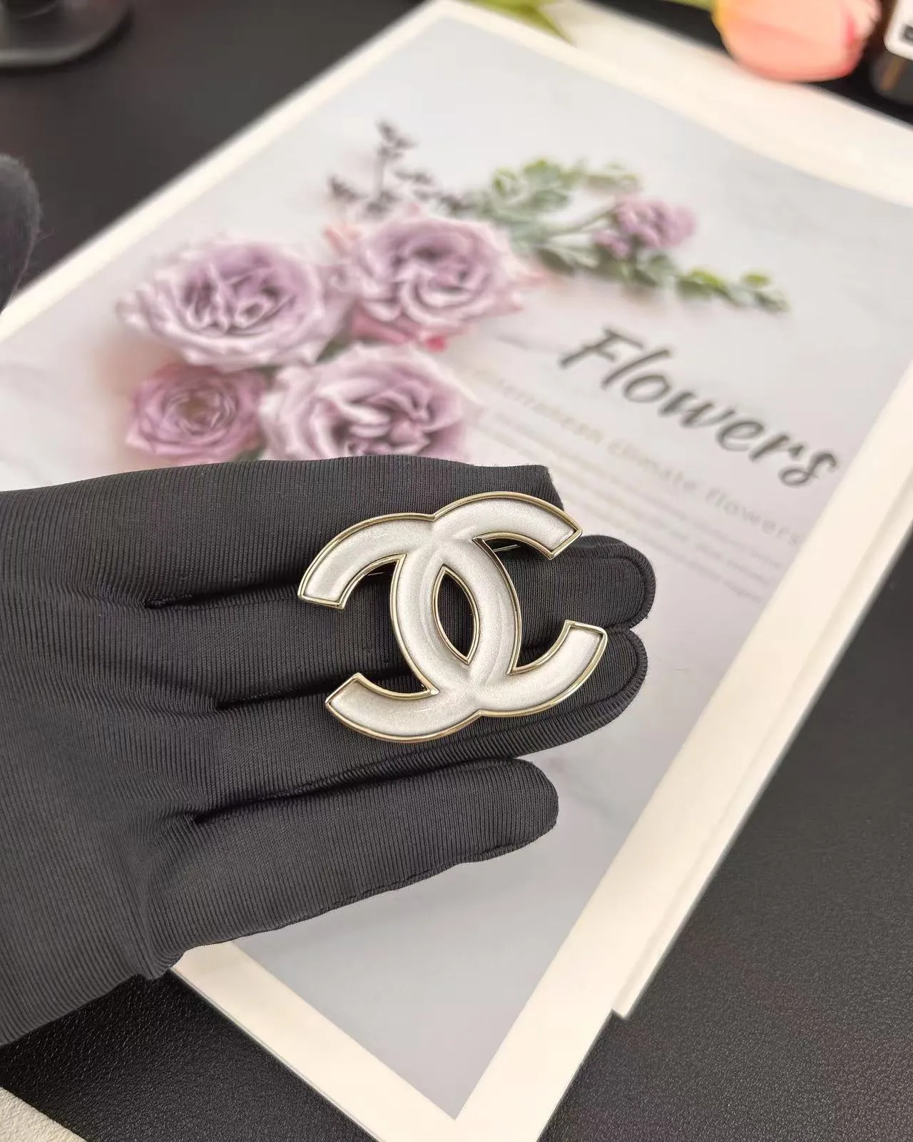 Chanel CC Logo Enamel Brooch 5
