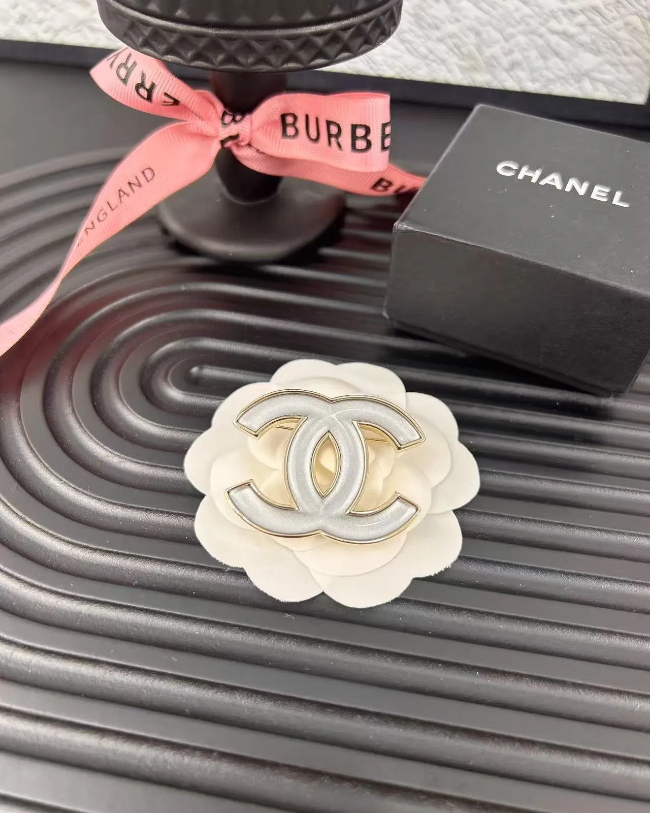 Chanel CC Logo Enamel Brooch 6