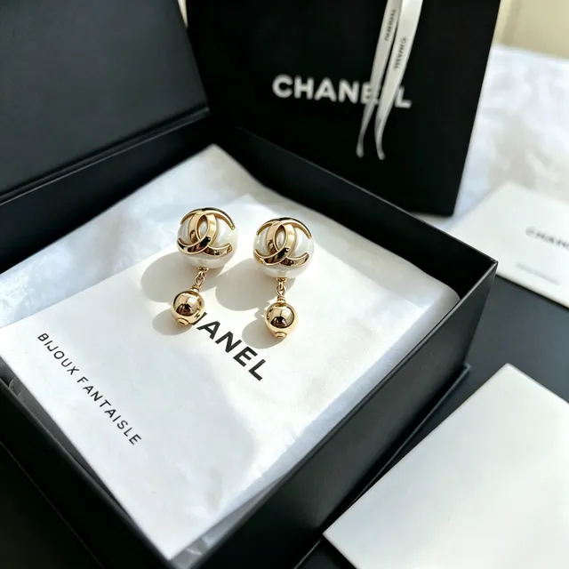 Chanel CC Pearl Drop White Gold Interlocking Logo Sphere Stud Earrings 6