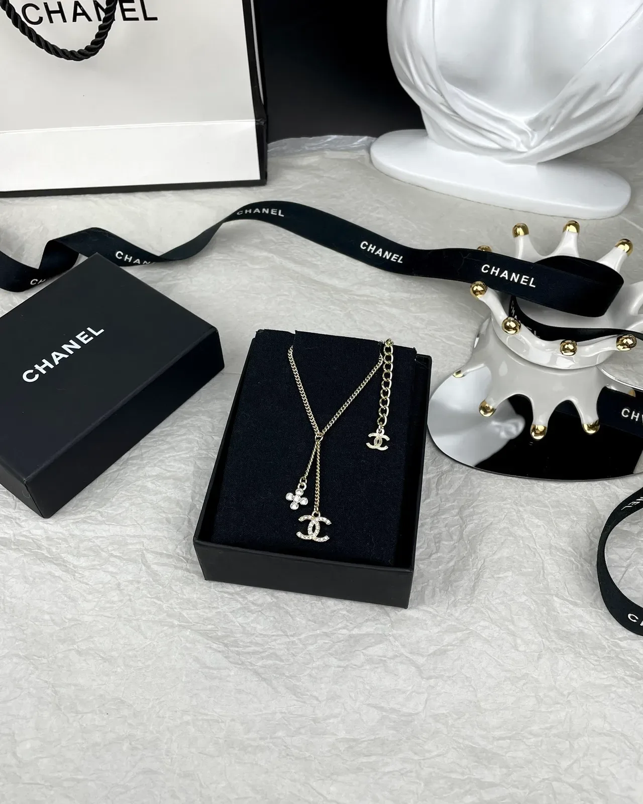 Collier Chanel CC Ribbon Chain Noir et Or 4