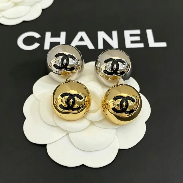 Chanel CC Stud Gold Black Round Earrings 5