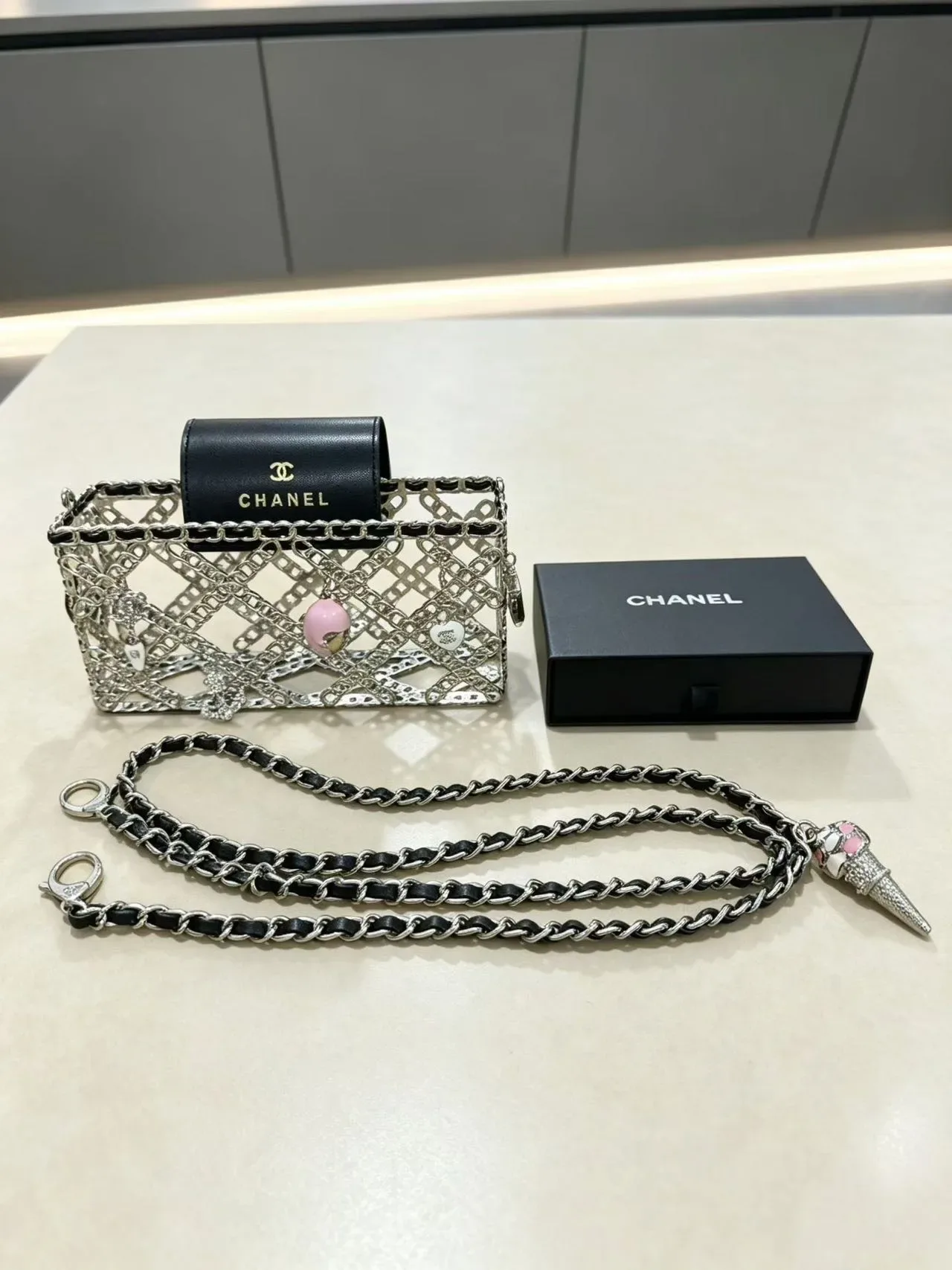 Chanel Chain Cage أسود وردي بناء جلد غلاف सلسلة حقيبة 2