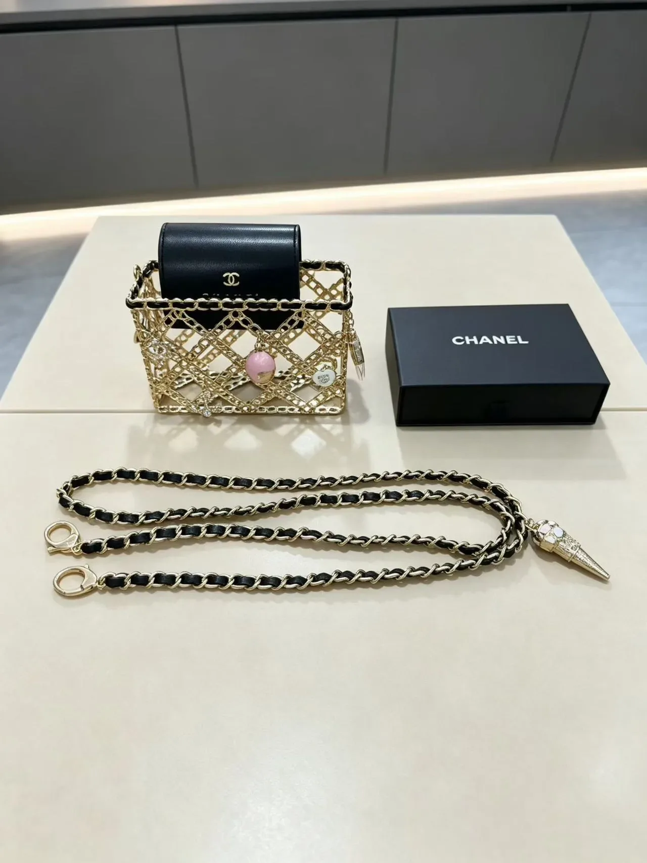 Chanel Chain Cage أسود وردي بناء جلد غلاف सلسلة حقيبة 4