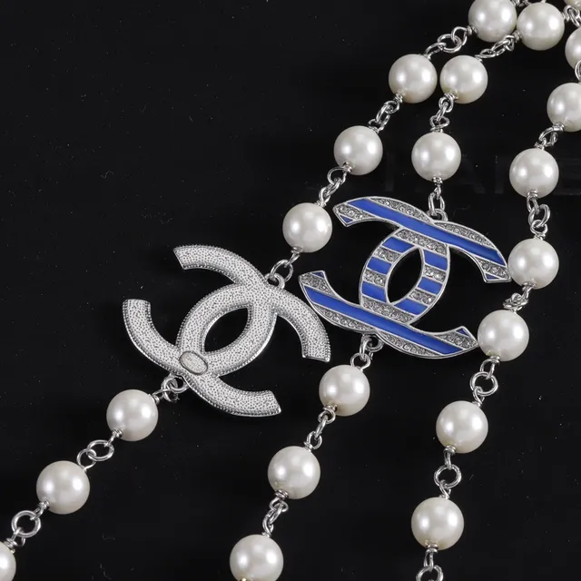 Chanel Colar de pérolas clássico Corrente branca azul esmaltada CC pingante 3