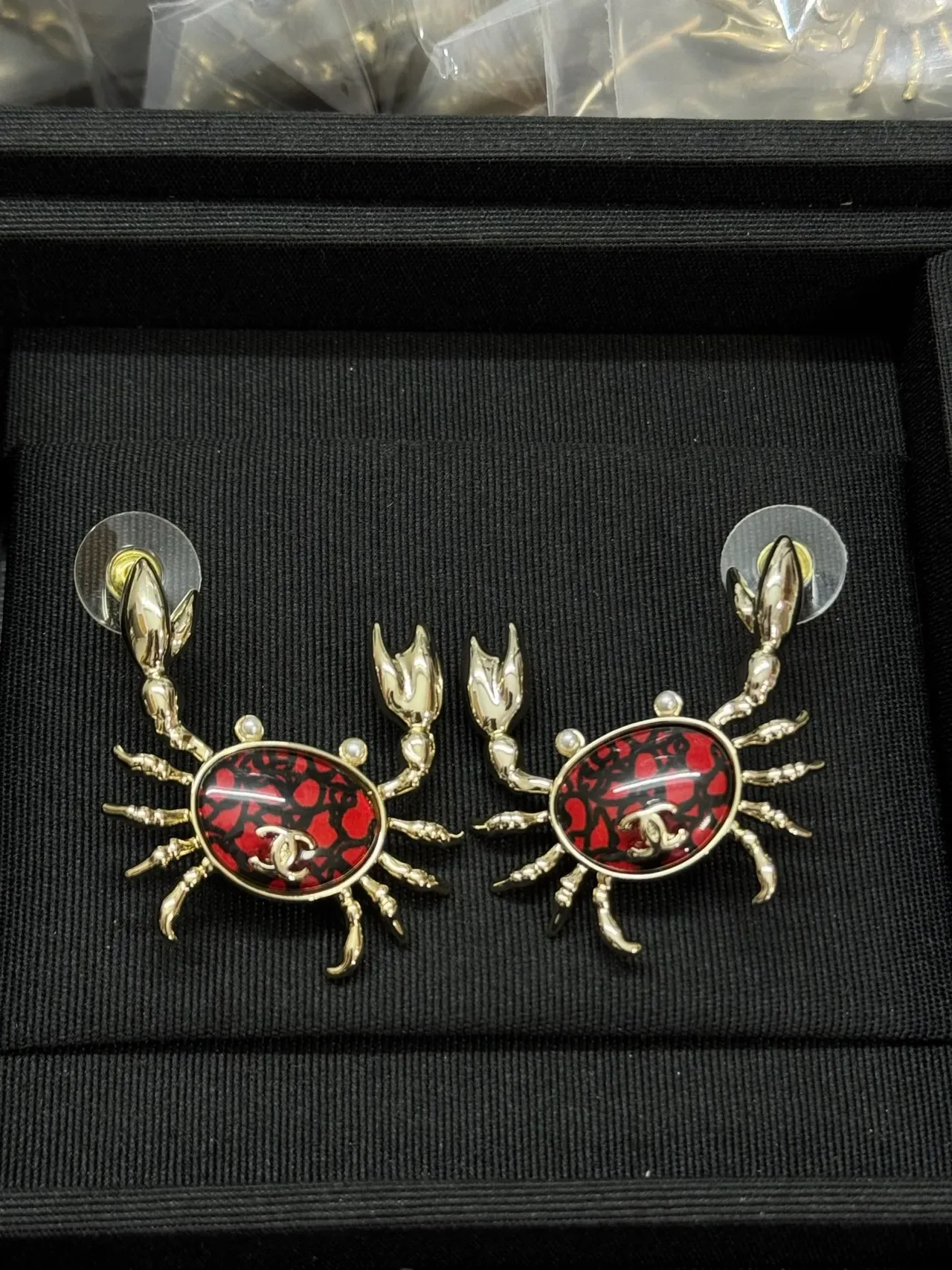 Chanel Crab Red Gold Enamel Oval Body Earrings 6
