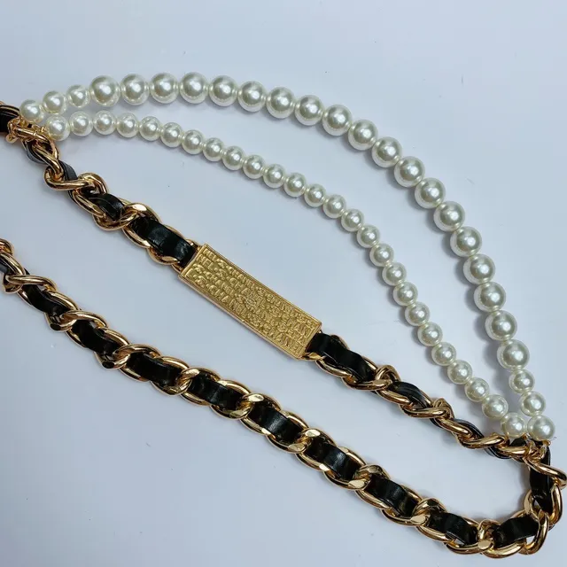 Chanel Bolsa de Cintura de Couro Dourado Preto com Correntes Interligadas de Moda 4