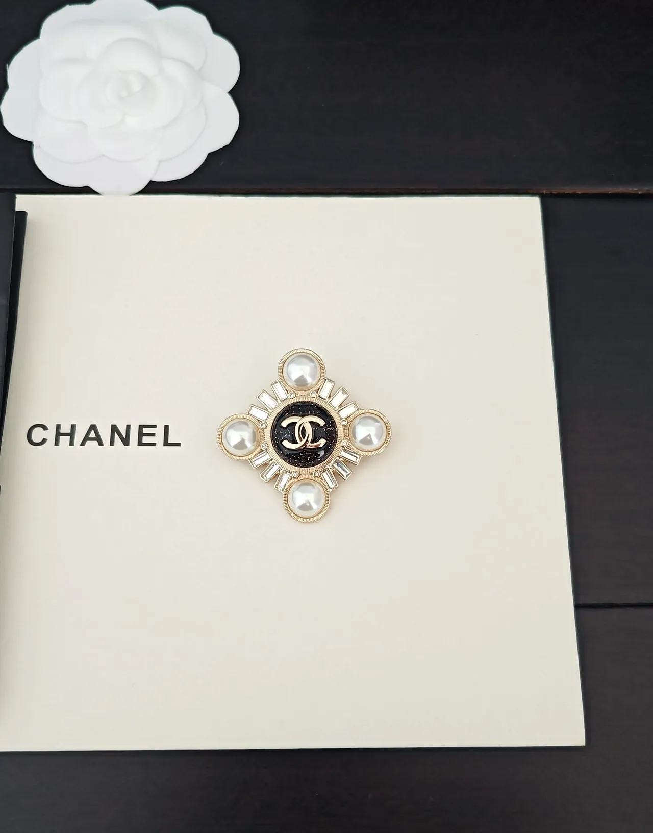Chanel 金色 黑色 金属 珍珠 点缀 胸针 4