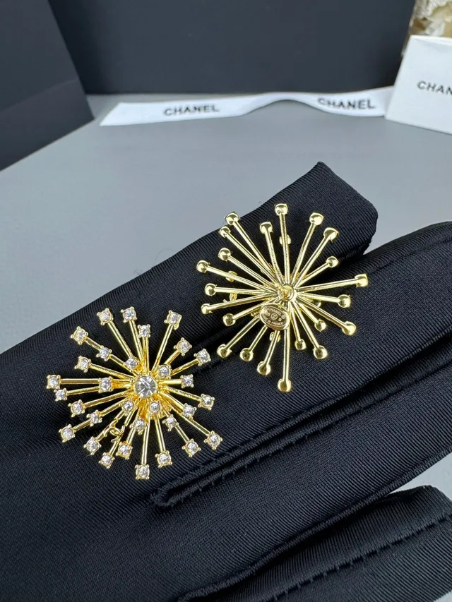 Boucles d'oreilles Chanel Or Transparent Starburst avec Cristaux Embellished 3