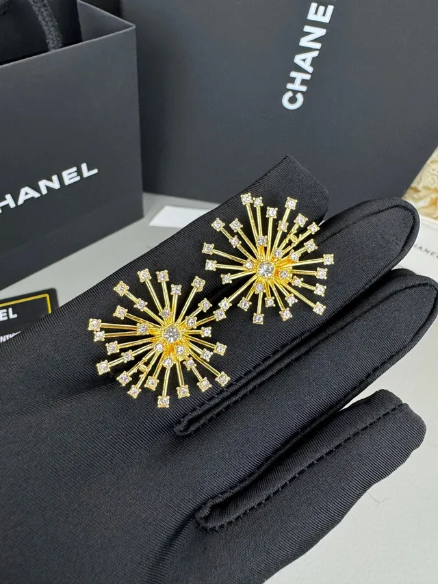 Boucles d'oreilles Chanel Or Transparent Starburst avec Cristaux Embellished 4