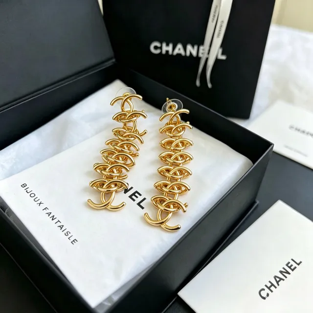 Chanel Interlocking CC Chain Drop Earrings 4