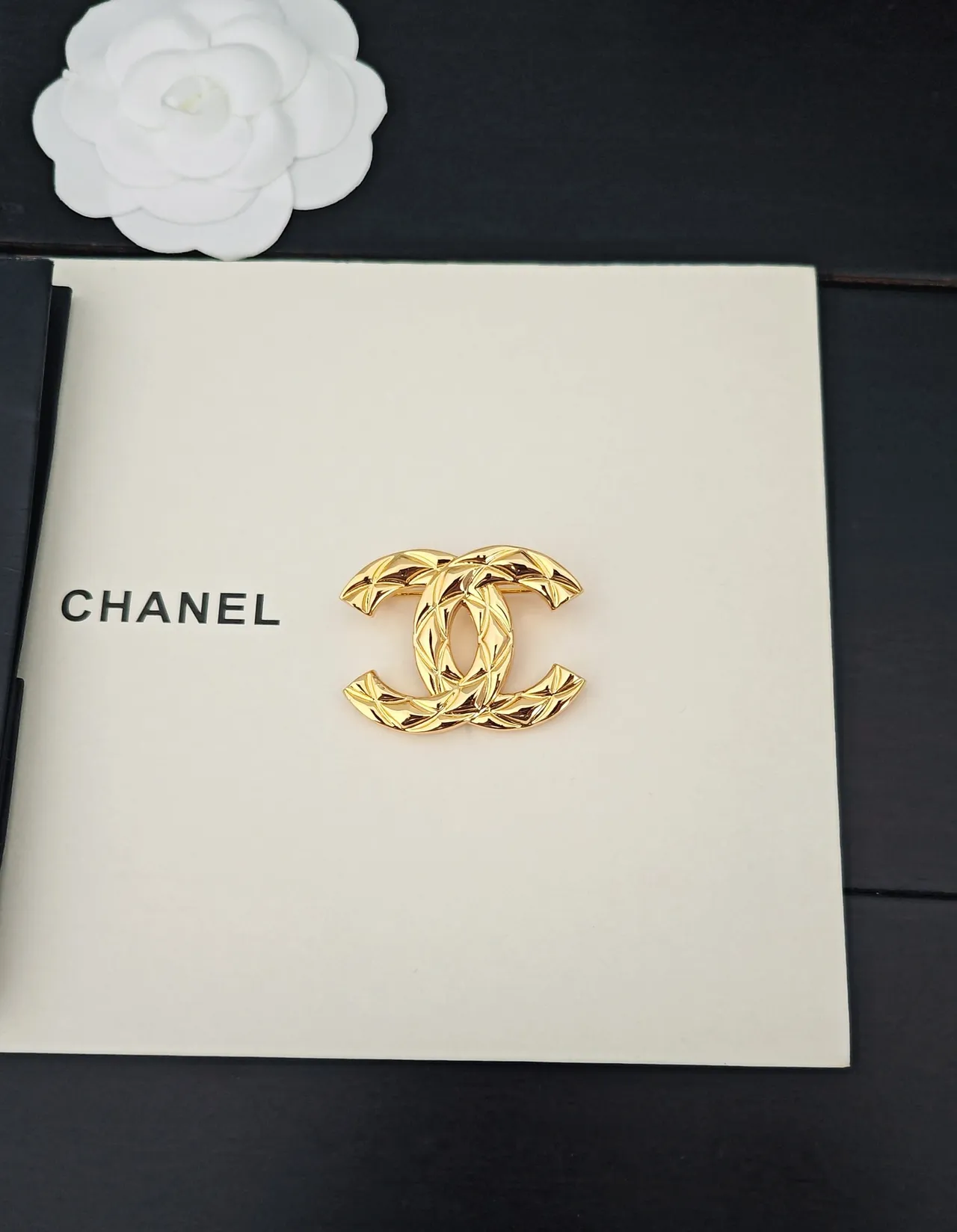 Chanel Interlocking CC कुशन पत्ता Gold-Tone ब्रोच 4
