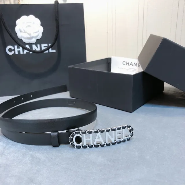 Chanel Logo Belt Negro Cadena Plateada Cinturón de Cuero 3