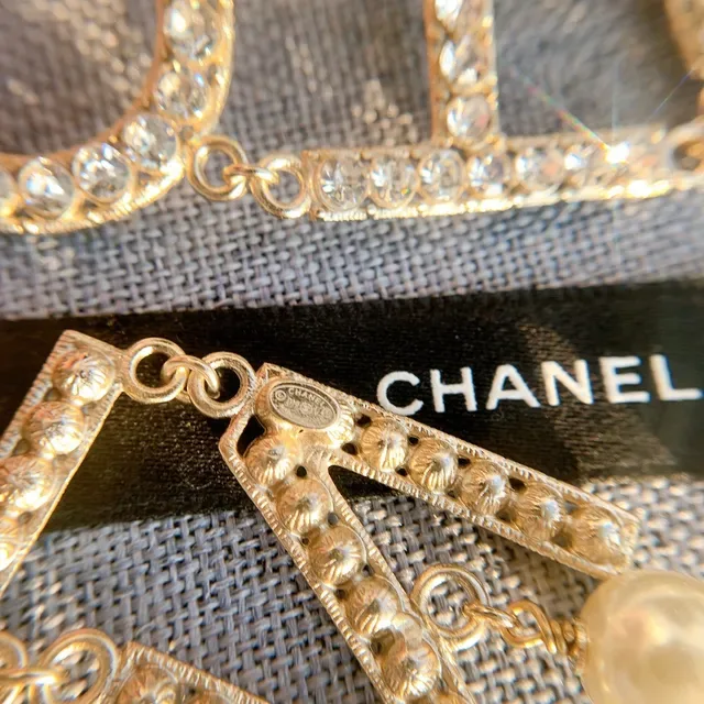 Collar Chanel Logo Perla Beige Dorado Multi-Strand 5