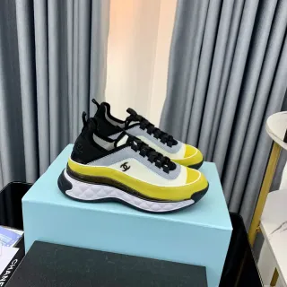 Chanel Runway Sneakers হলুদ সাদা কুইল্টেড মিডসোল মাল্টি-প্যানেল টেক্সটাইল উপর লাইফস্টাইল স্নিকার্স