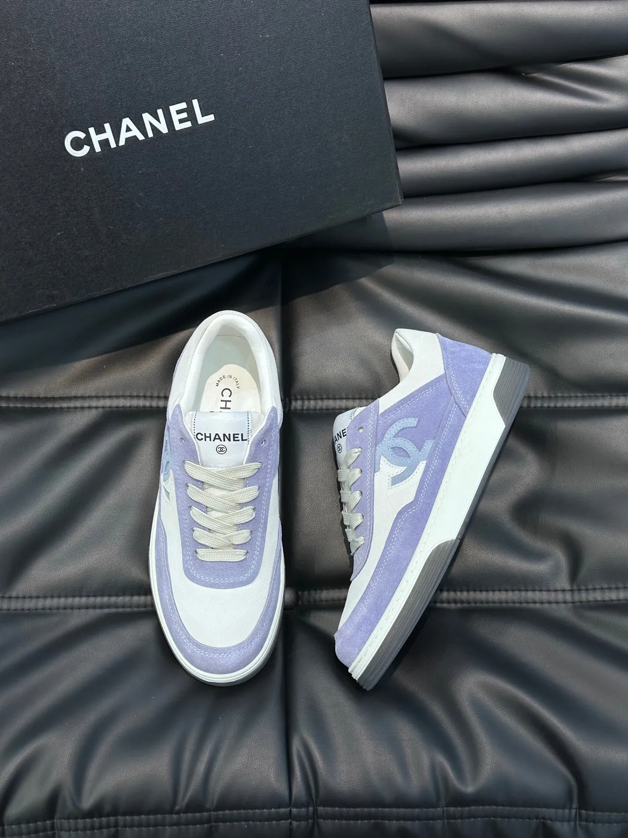 Chanel Tennis Line Tênis Lifestyle Roxo Branco Low-Top Camurça e Couro Painelado 3