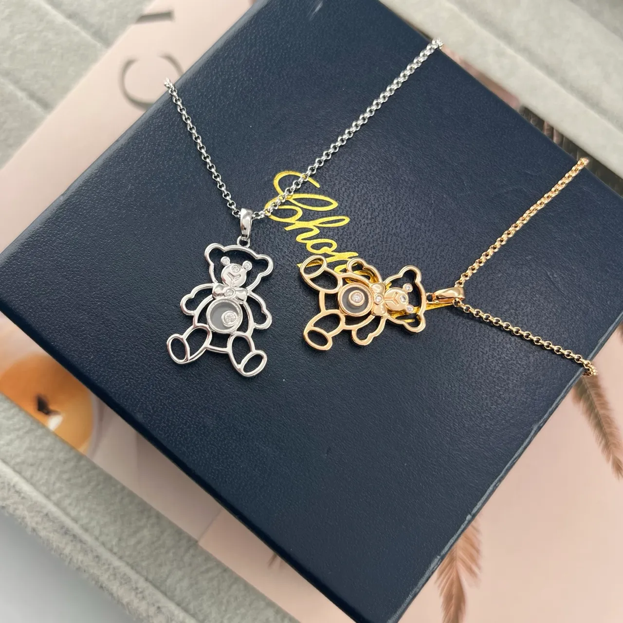 Chopard Happy Bear Collares con colgante de oso de plata y oro 6