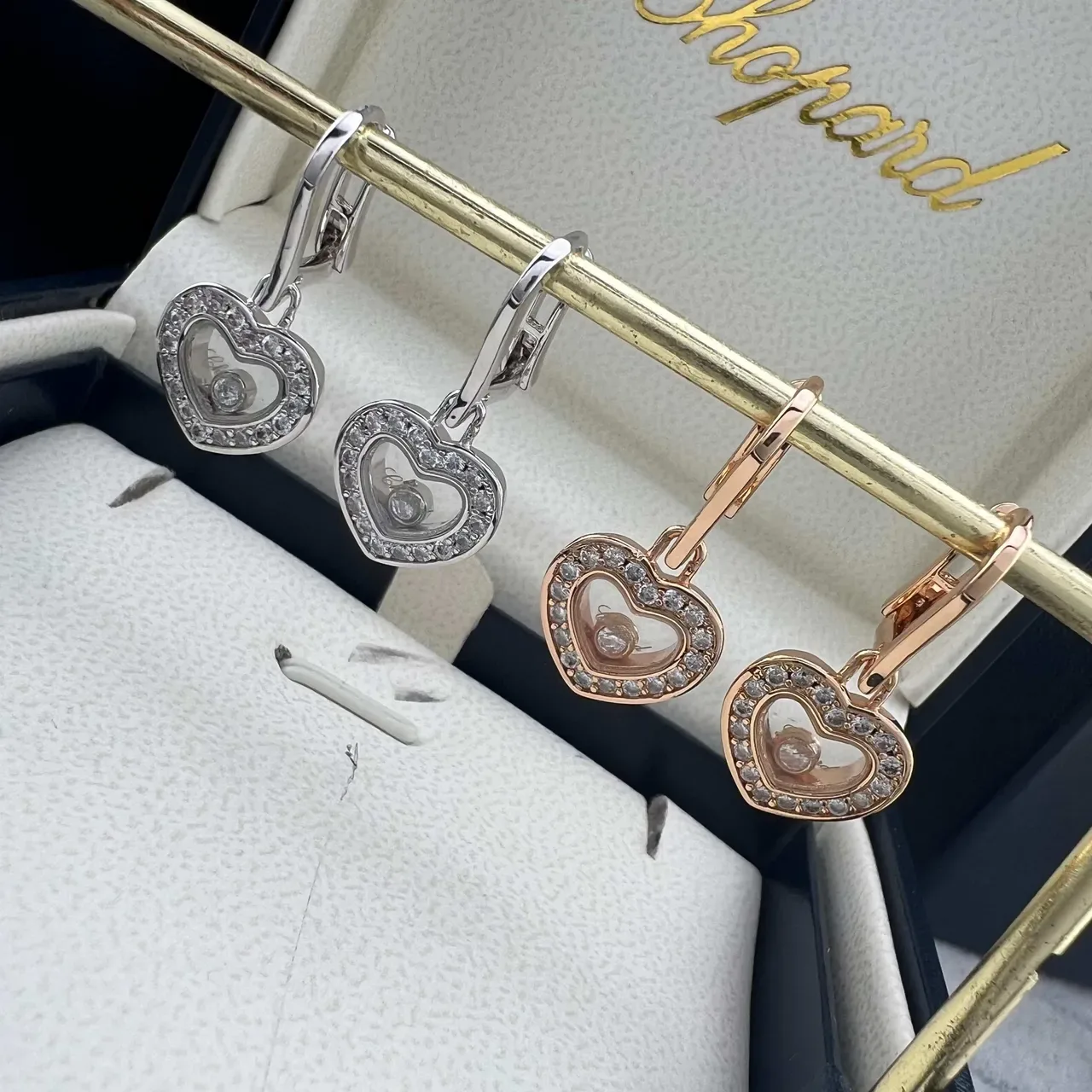 Chopard Happy Hearts हृदय आकार के पवे़ फ्लोटिंग स्टोन कान की मूंज 4