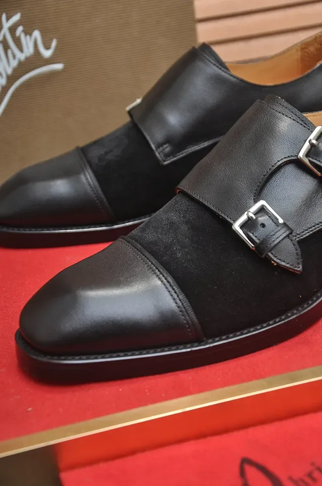 Christian Louboutin काली लाल दो पट्टियों कैप टू मॉन्क जूते 2