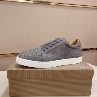 Christian Louboutin Gris Blanc Doigt avec picots Haut en daim Sneakers Lifestyle