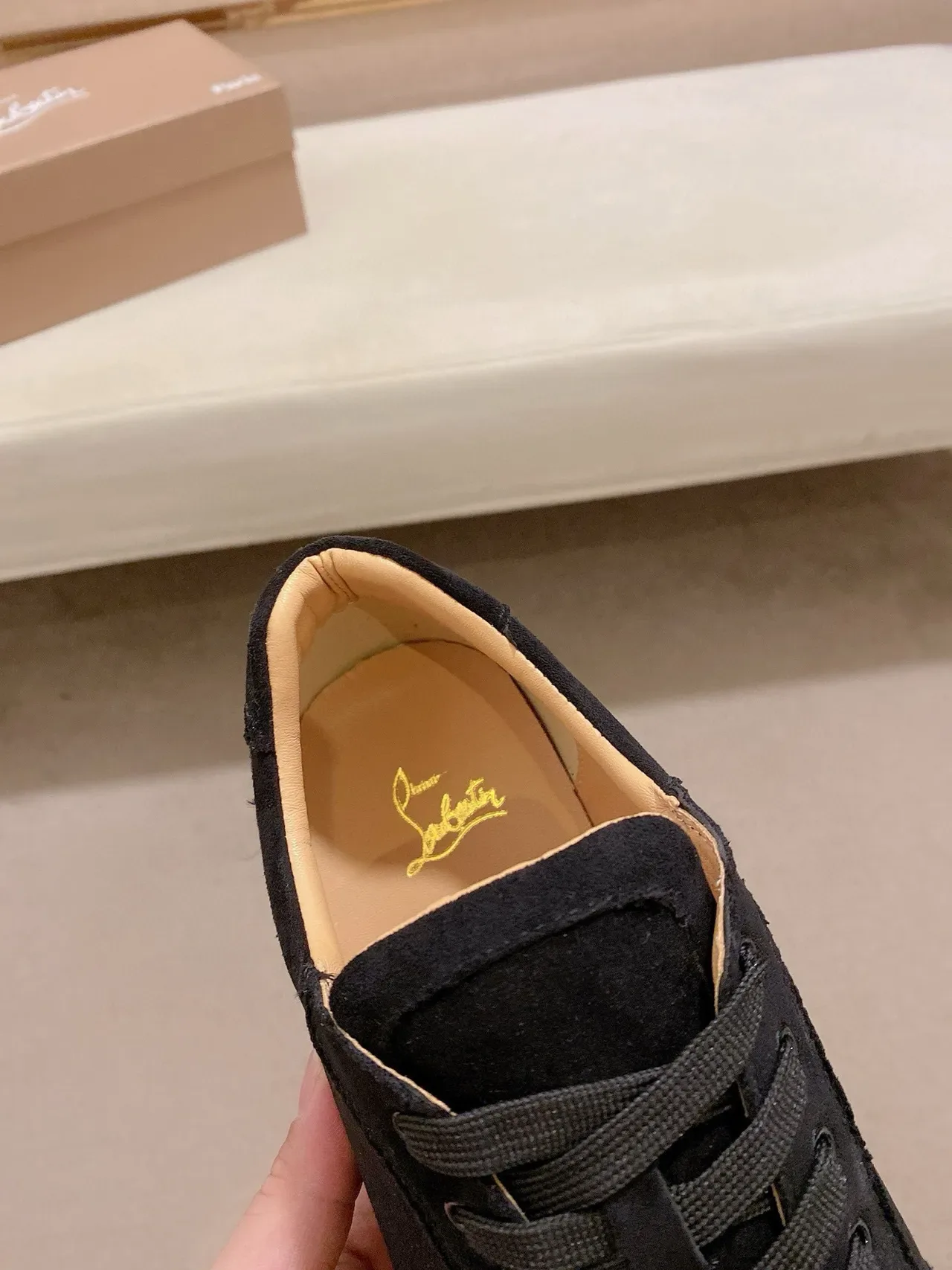 Christian Louboutin Spike Sneaker Tênis Preto de Camurça com Spikes na Ponta e no Calcanhar Tênis Lifestyle 6