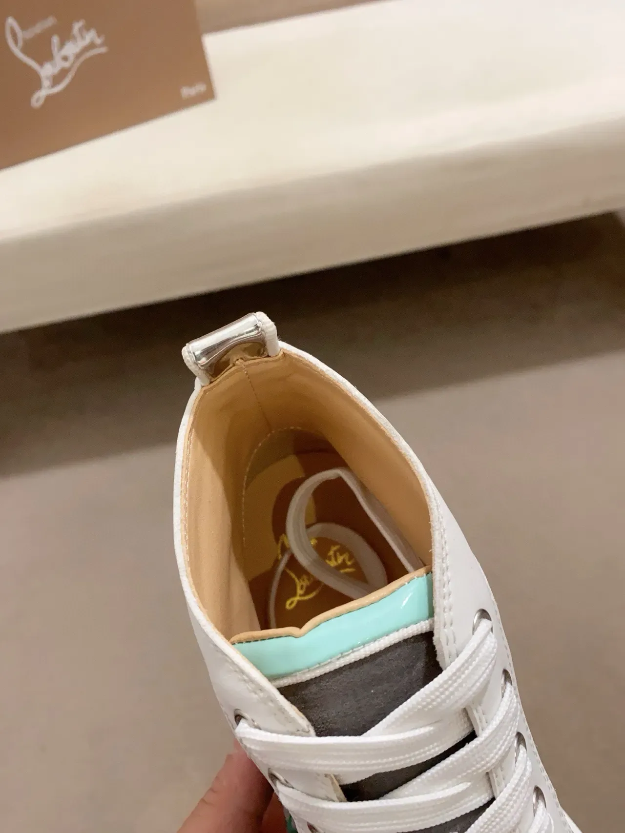 Christian Louboutin Sneakers Lifestyle Blanches Grises Hautes à Embouts Studded 6