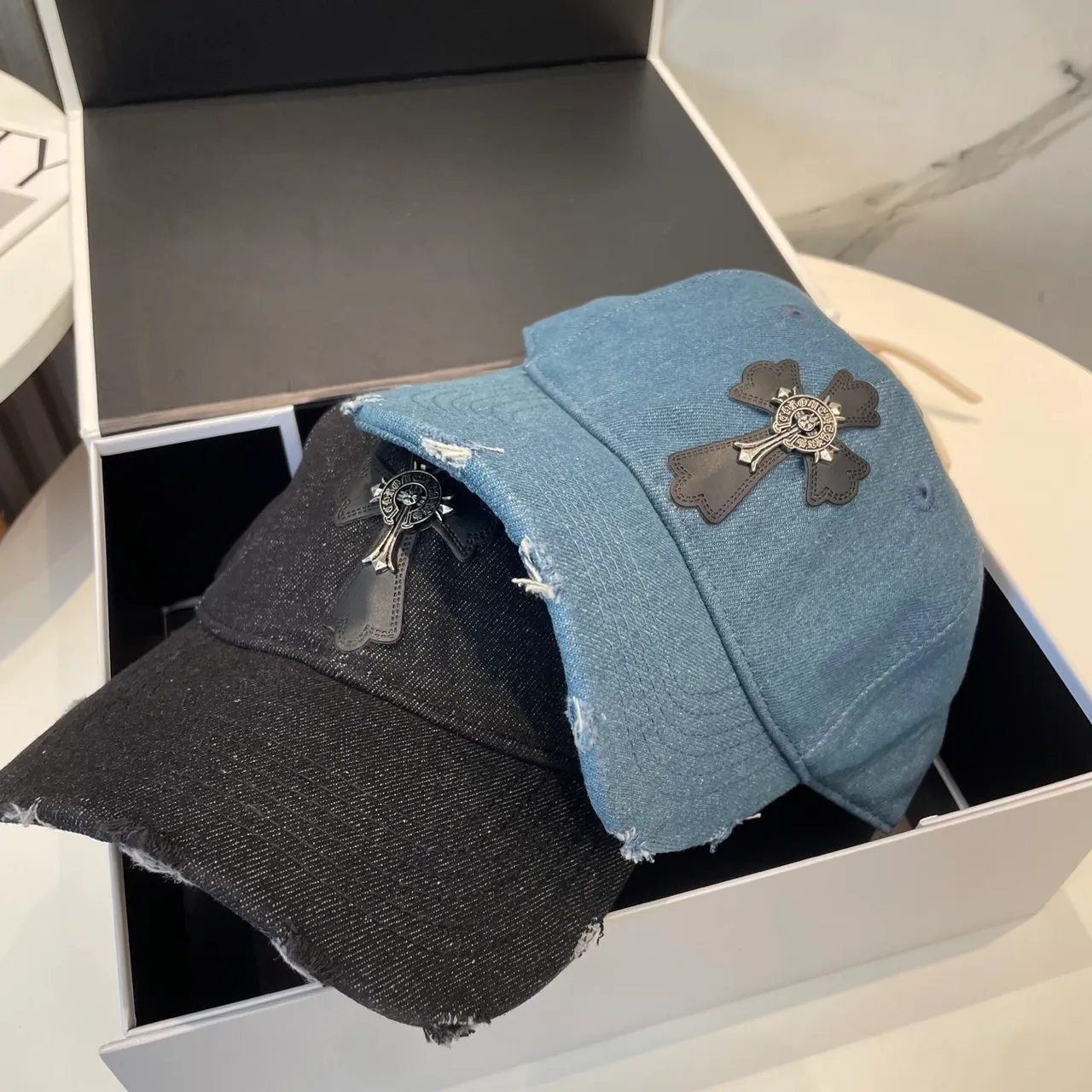 Chrome Hearts 十字交叉贴花破损牛仔棒球帽 3
