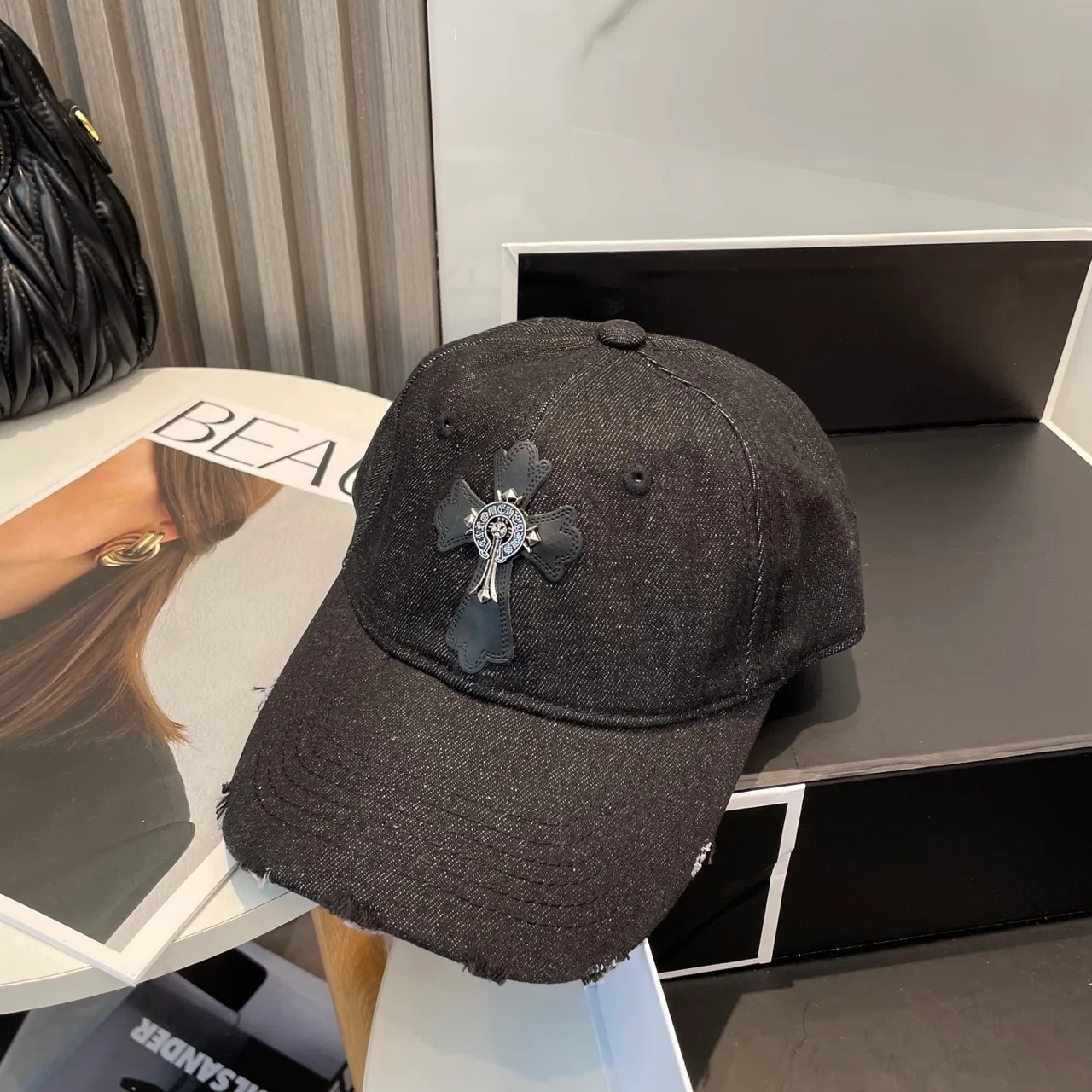 Chrome Hearts 十字交叉贴花破损牛仔棒球帽 5